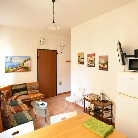 Апартаменты Unyca - Experience Living In Santa Croce 2 *